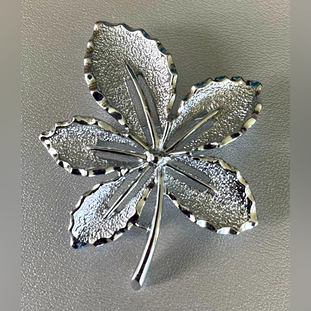 Vintage 1960s Silver Tone Leaf Brooch Pin Sarah Coventry Signed
